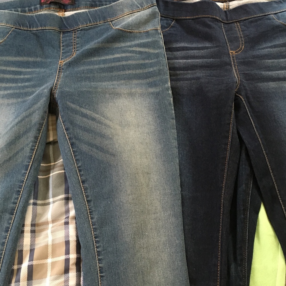 Two pairs of no boundaries leggings